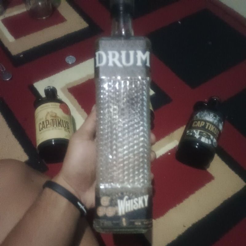 botol kosong drum whiskey