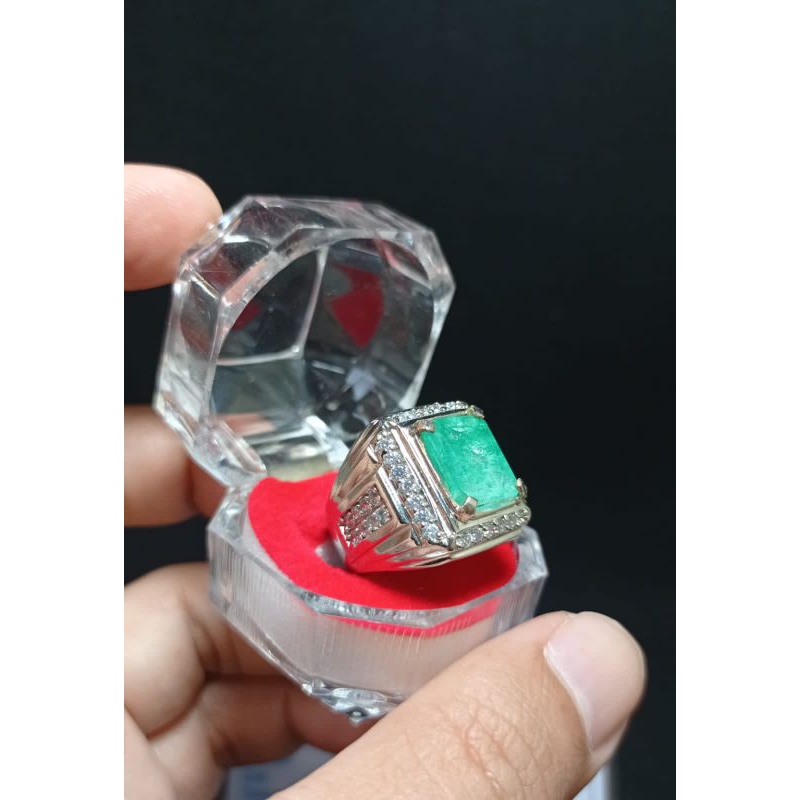 BATU ZAMRUD EMERALD BERYL TERBAIK BERSERTIFIKAT LAB ASLI SIAP PAKAI