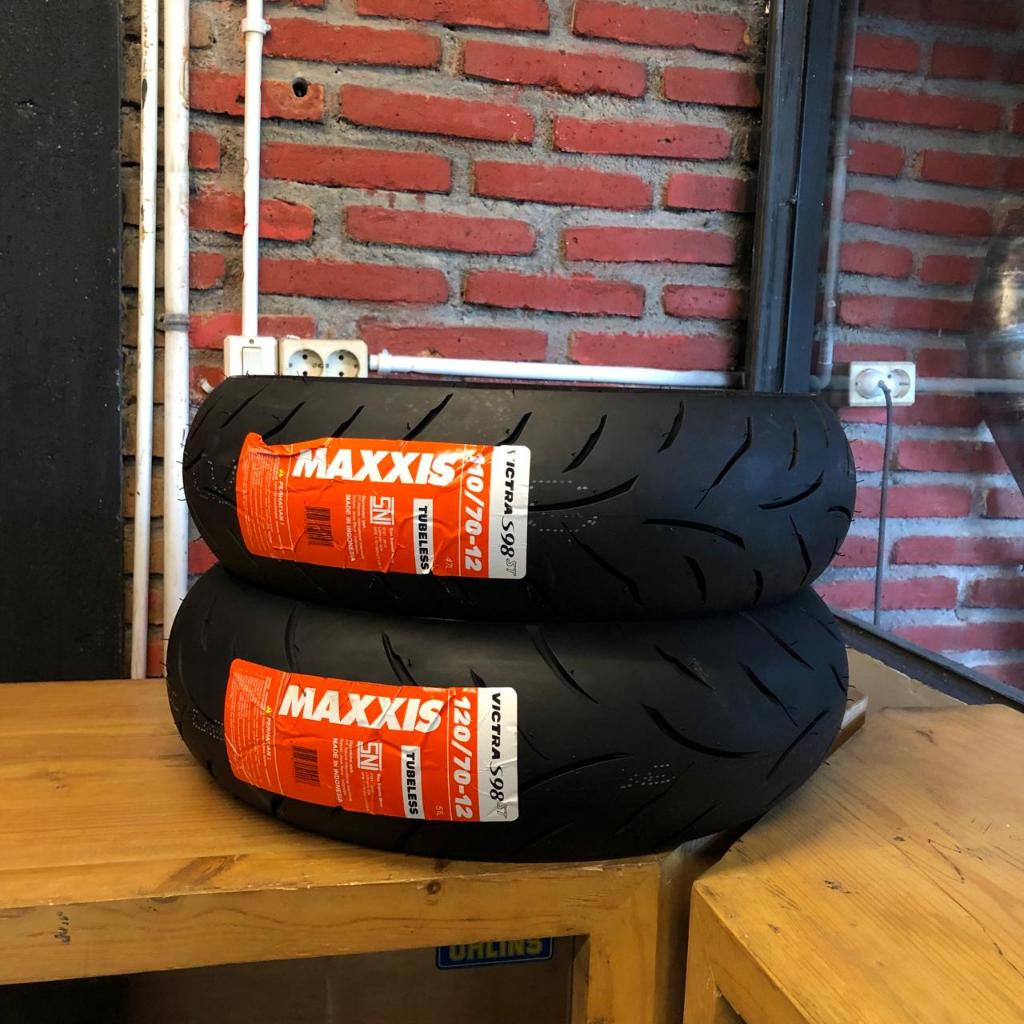 MAXXIS VICTRA R12 Ban VESPA SPRINT /PRIMAVERA /GTS