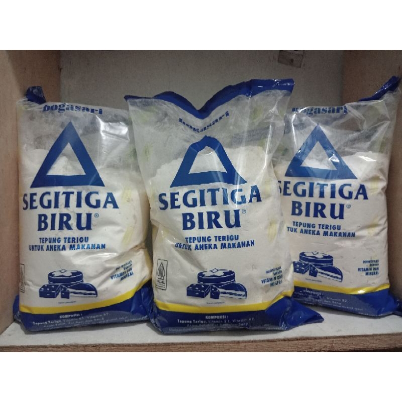 

TERIGU SEGITIGA 1KG