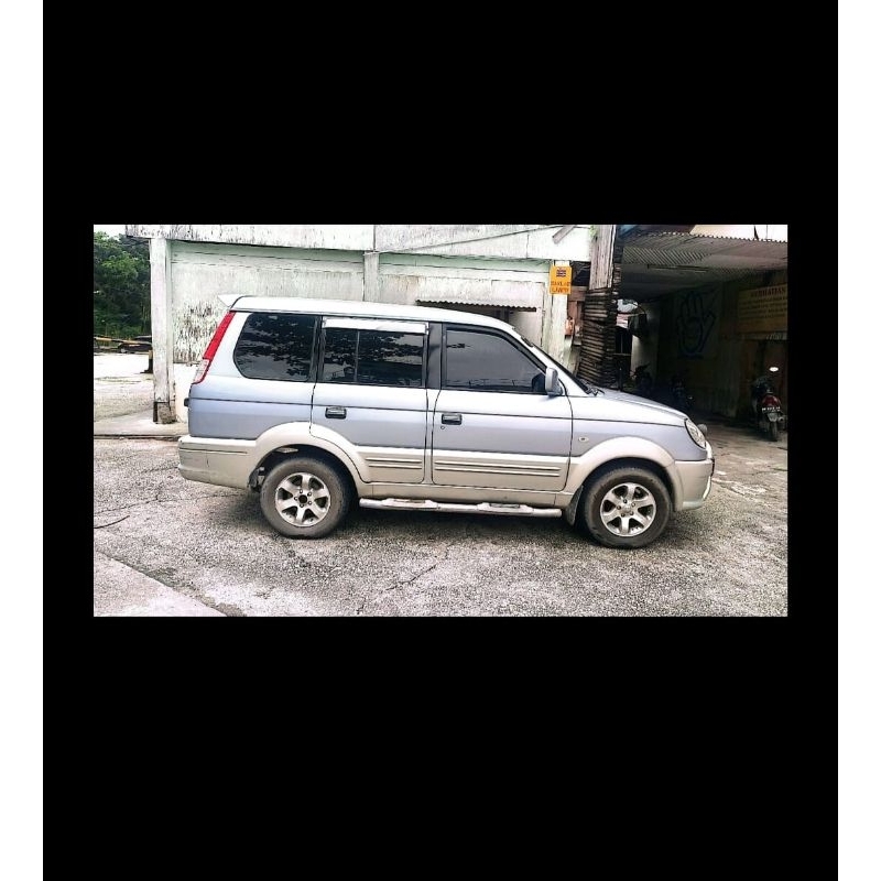 mobil kuda grandia bensin th 2004