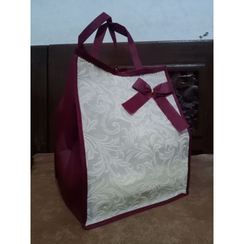 

Tas hajatan Pita Embos uk 22cmx22cmx28cm Perlusin