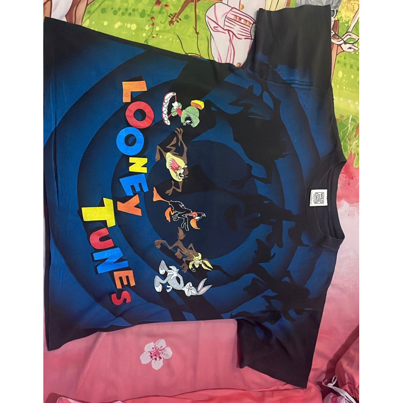 Bundle looney tunes bullseye + AOP putih