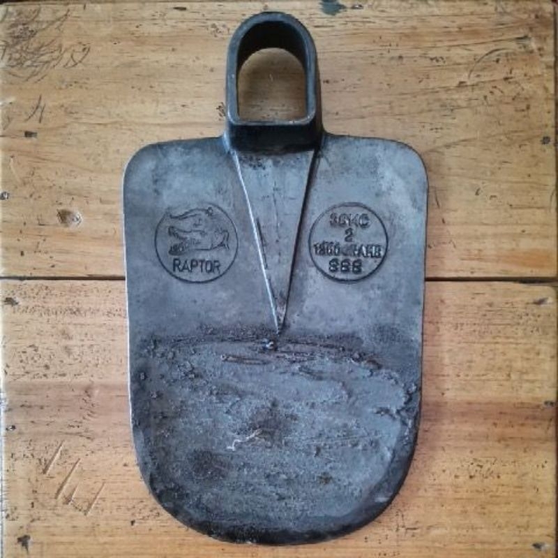 Cangkul pacul cap buaya / jago sudah tajam disepuh dan dipupuk anti lengket tanah