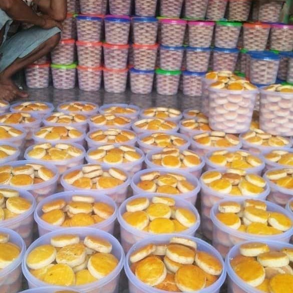 

Kue kacang jember kucang toples