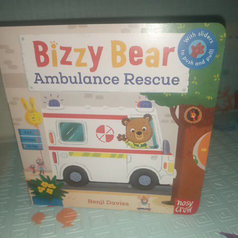 [Bizzy Bear Board Book] Ambulance Rescue (with sliders and to push and pull)