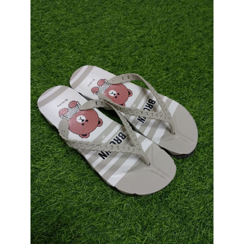 Sandal Boloni BL Go (Brownis) Uk 37-40 / Sandal Wanita Motif Beruang Lucu / Sandal Santai Nyaman Dip