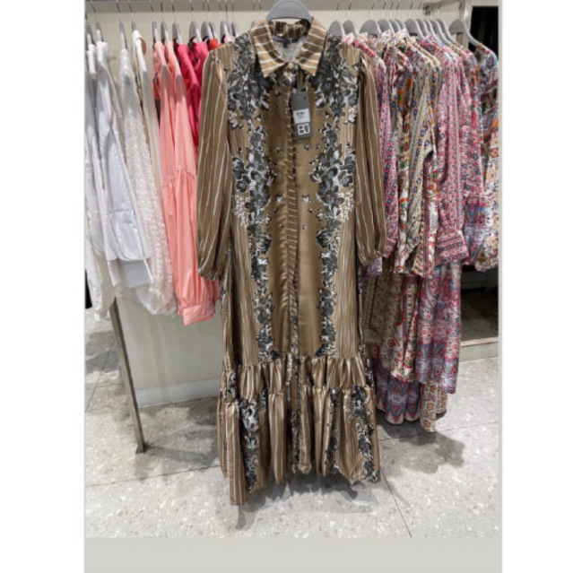 Benang jarum Aquila Dress Tan XL