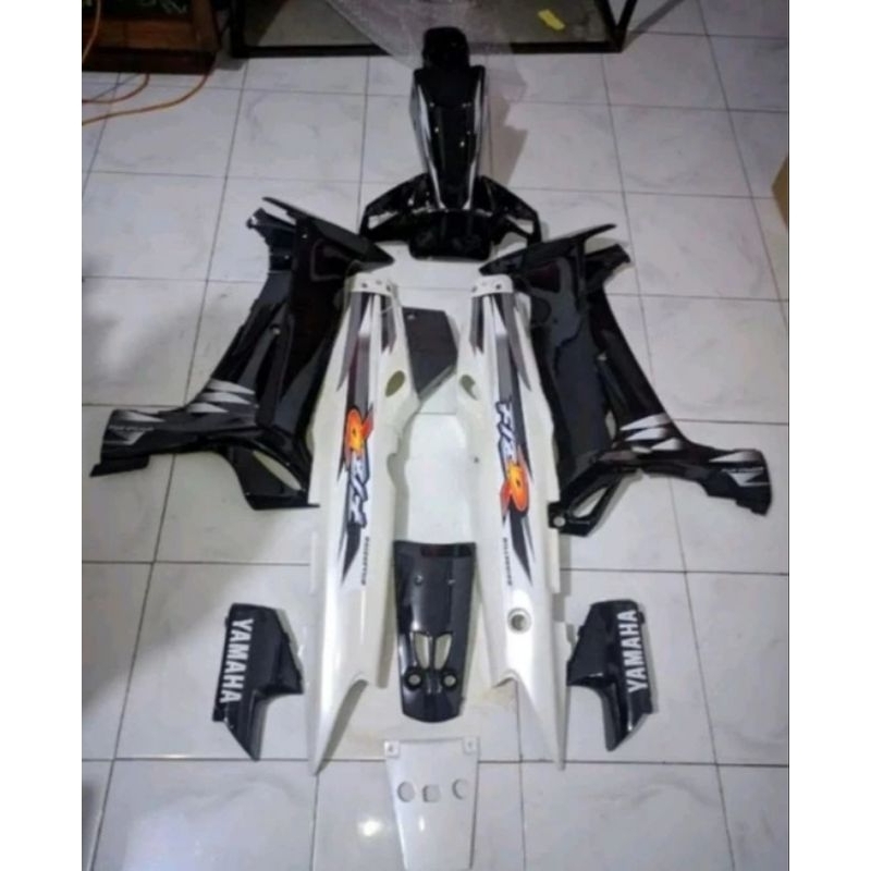 Cover Body Fullset Yamaha FizR F1zR Fizr Milenium Hitam Putih Cover Body Set Halus Hitam Putih