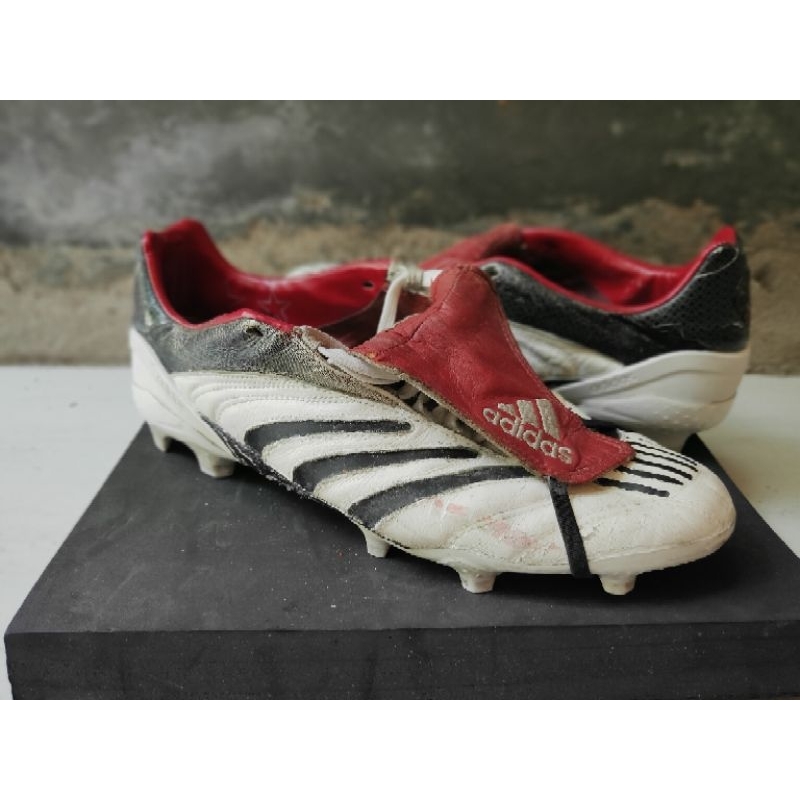 SEPATU BOLA ADIDAS PREDATOR ABSOLUTE REMAKE