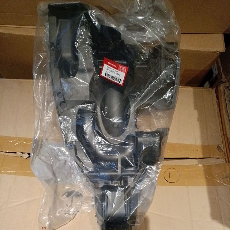 8010A KZL C30 FENDER B KOLONG SPACY FI INJEKSI ORIGINAL