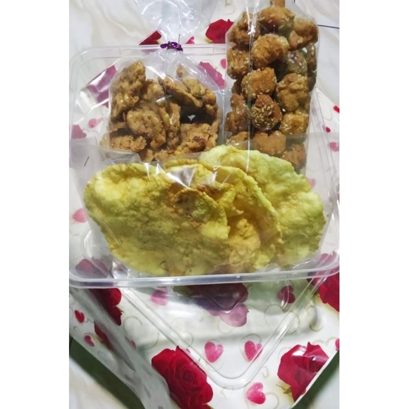 

Camilan OLE ( Onde, Lentho, Emping) Khas Solo