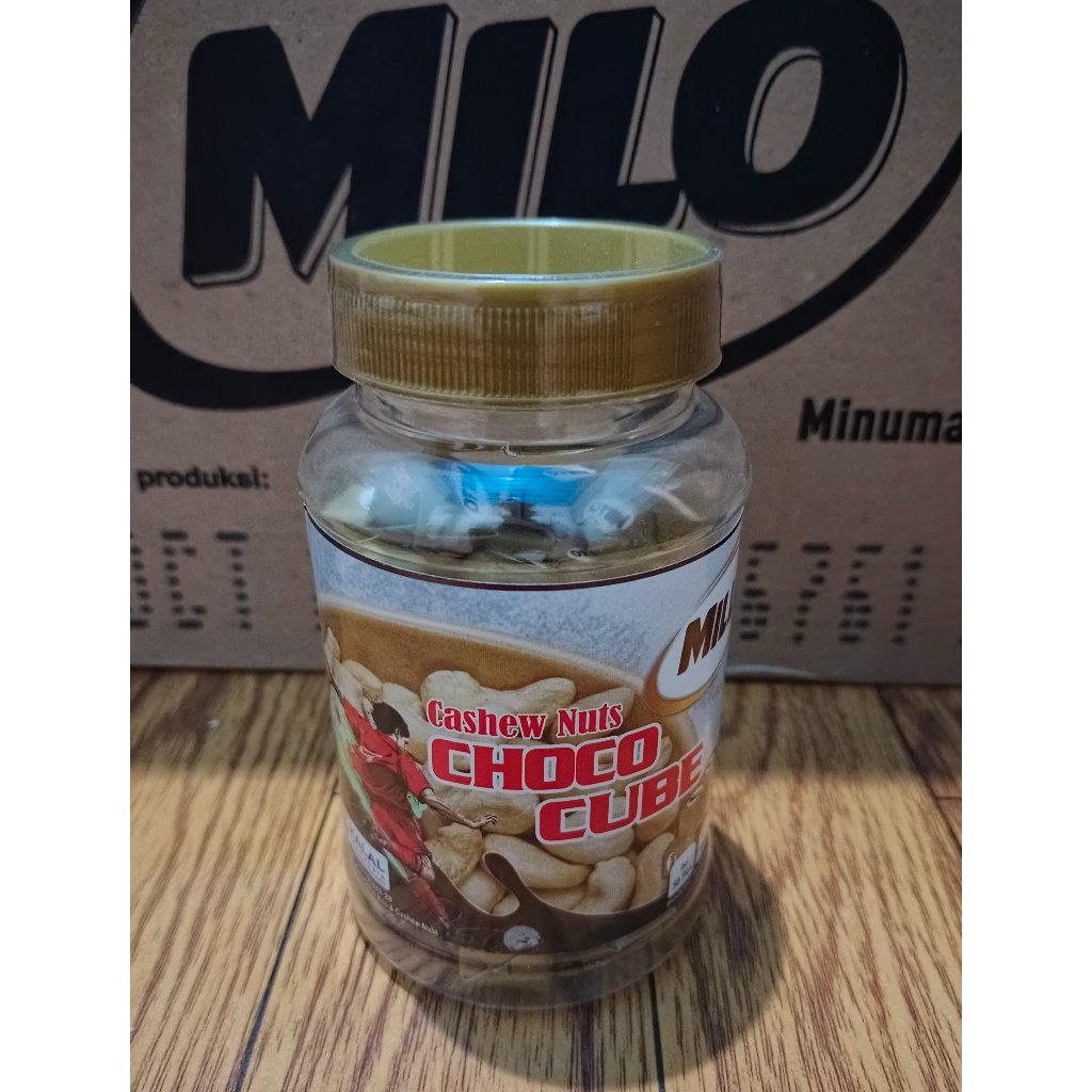 

Kacang Mede Milo/Millo Cube 1 Toples (Isi 50 Cube) Murah Lebay ....