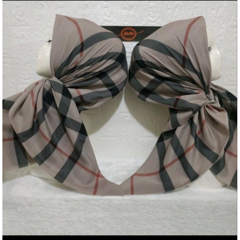 jilbab segi empat motif katun denai