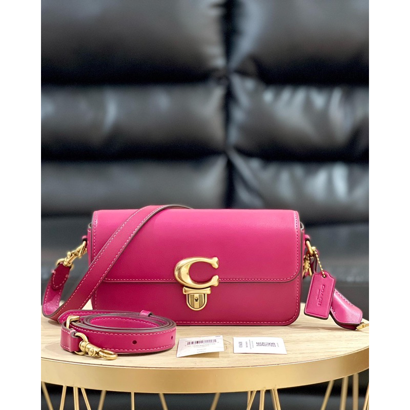 ⛔️sold⛔️  coach studio baguette pink like new HARGA CEK CAPTION