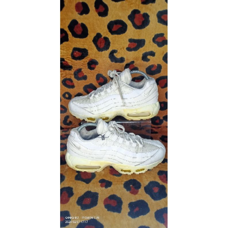 #158 Sepatu Second Nike