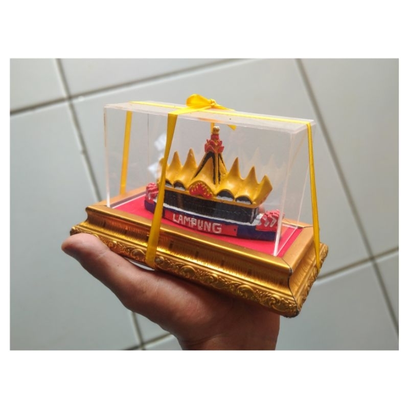 siger lampung souvenir khas lampung ikonik lampung