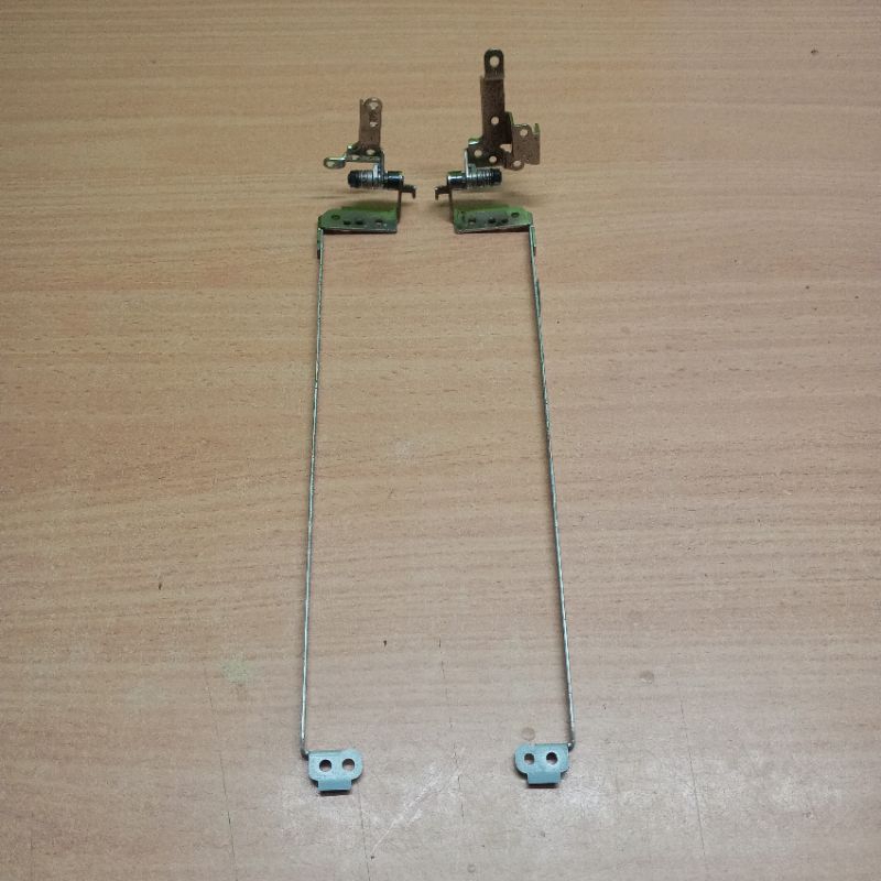 Engsel Esel Hings Casing Case Laptop Toshiba Satellite P745