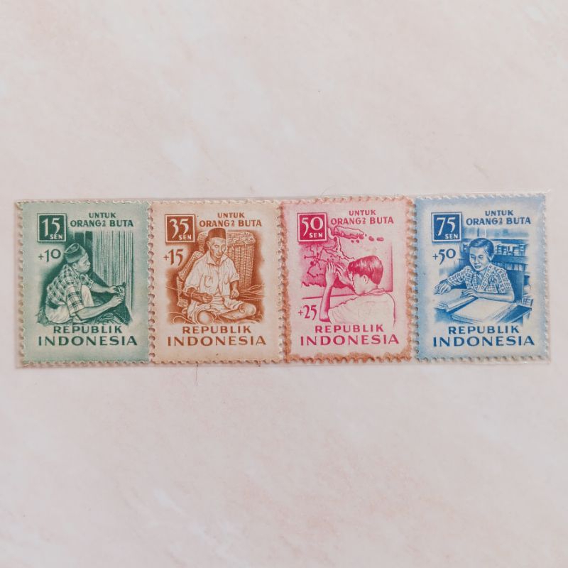 

(AC) Perangko Indonesia 1956 Untuk Orang Buta Set Lengkap 4pcs Mint