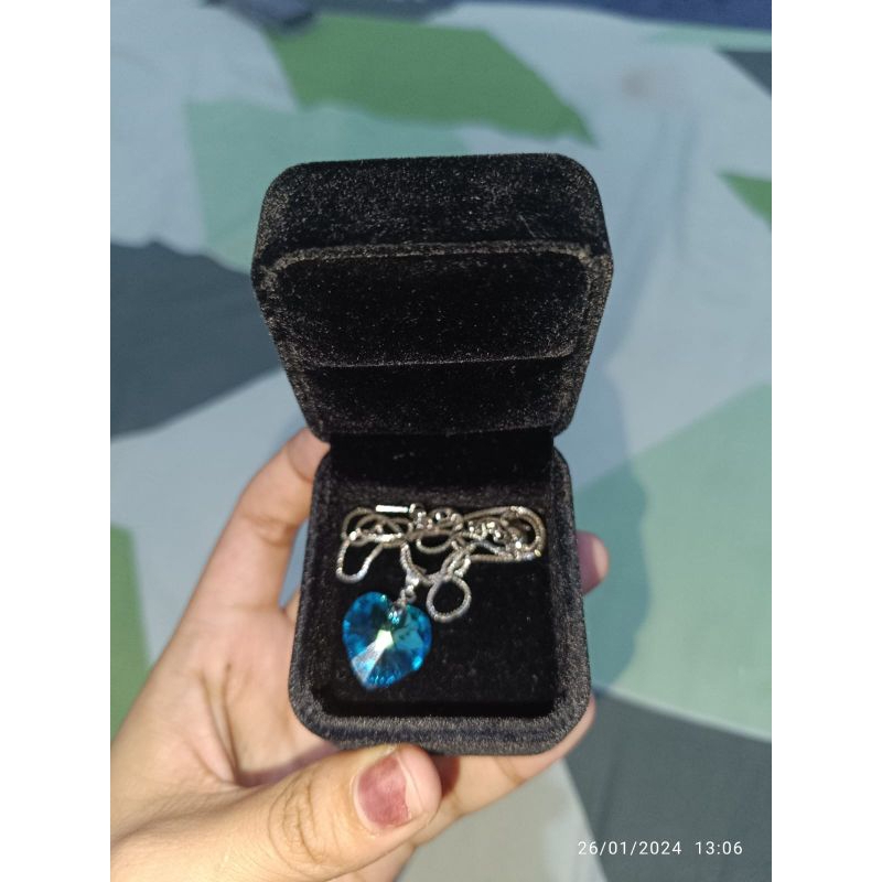 kalung liontin batu topaz biru