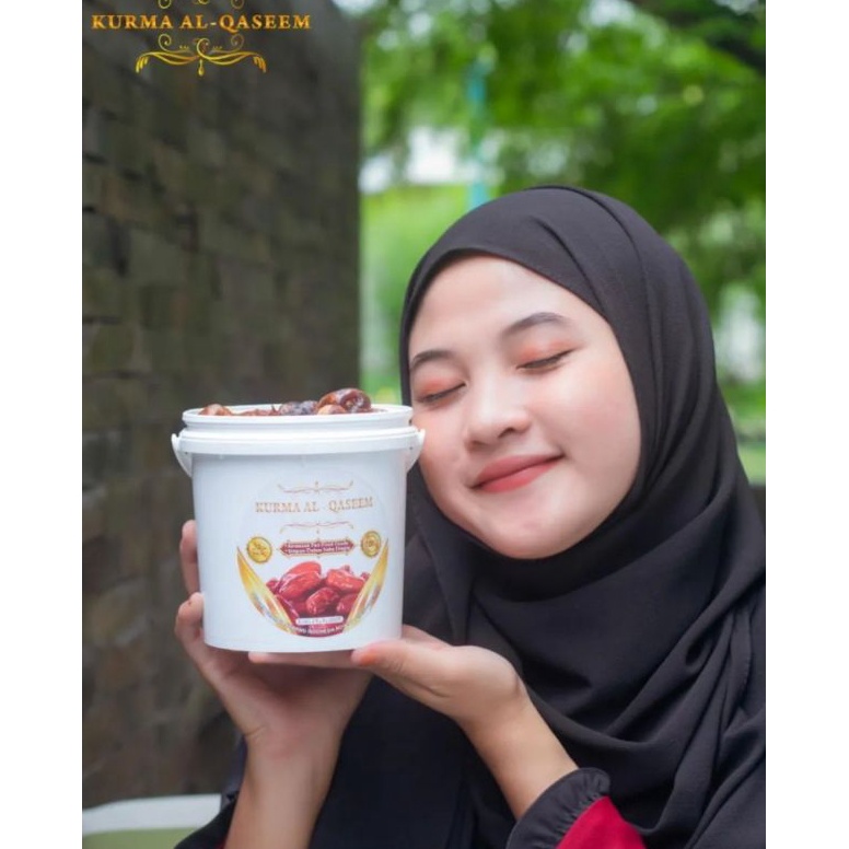 

Untuk Anda KURMA AL QASSIM KEMASAN 1 EMBER