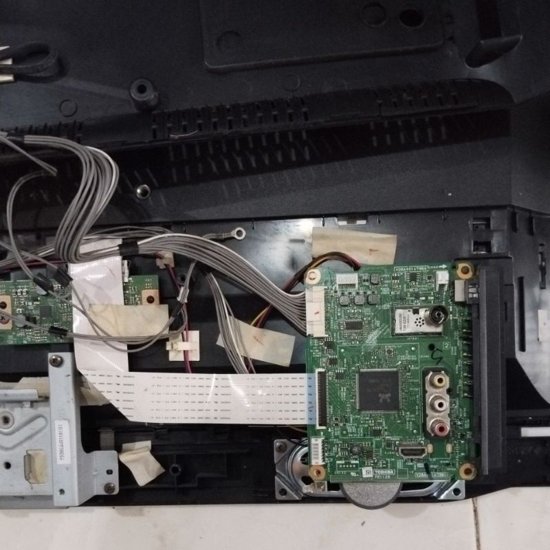 toshiba 32p1400vj layar lg