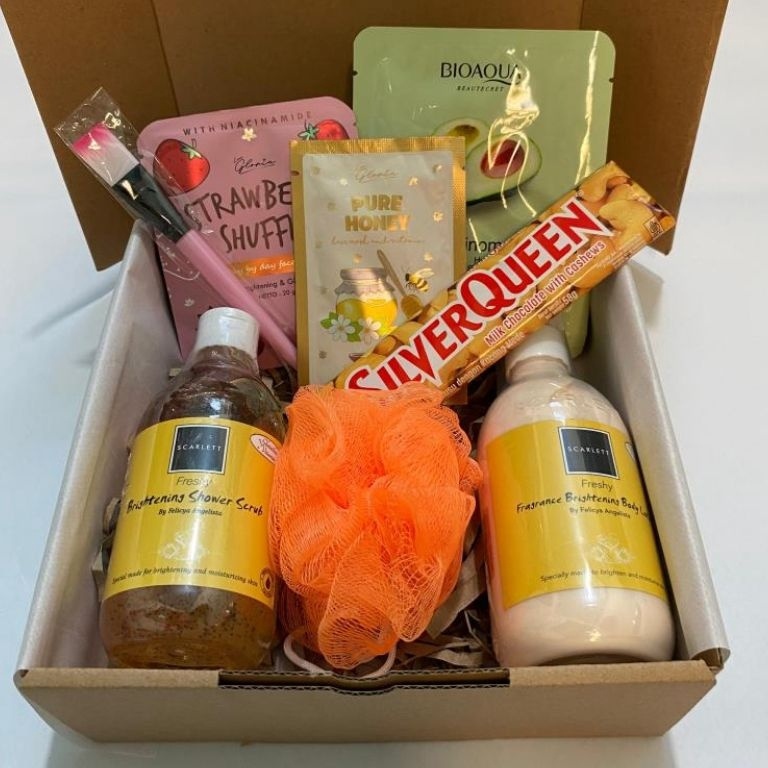 ART E28A Hampers Scarlett Whitening Kado Ulang Tahun Kado Cewek Kado Cowok Kado Anniversary Kado Wed