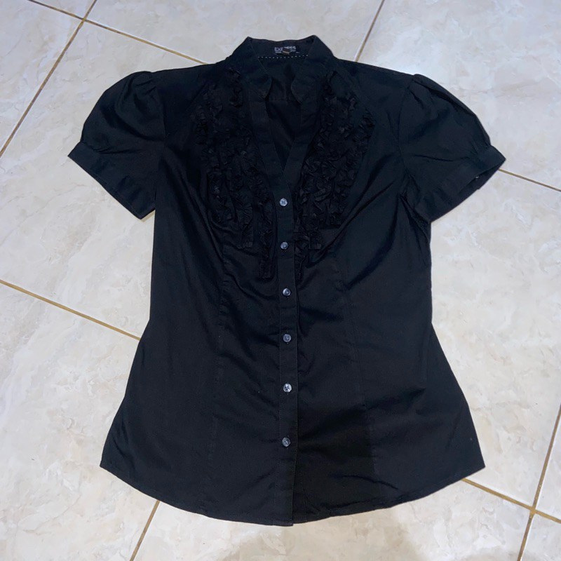 Preloved Kemeja Hitam Renda