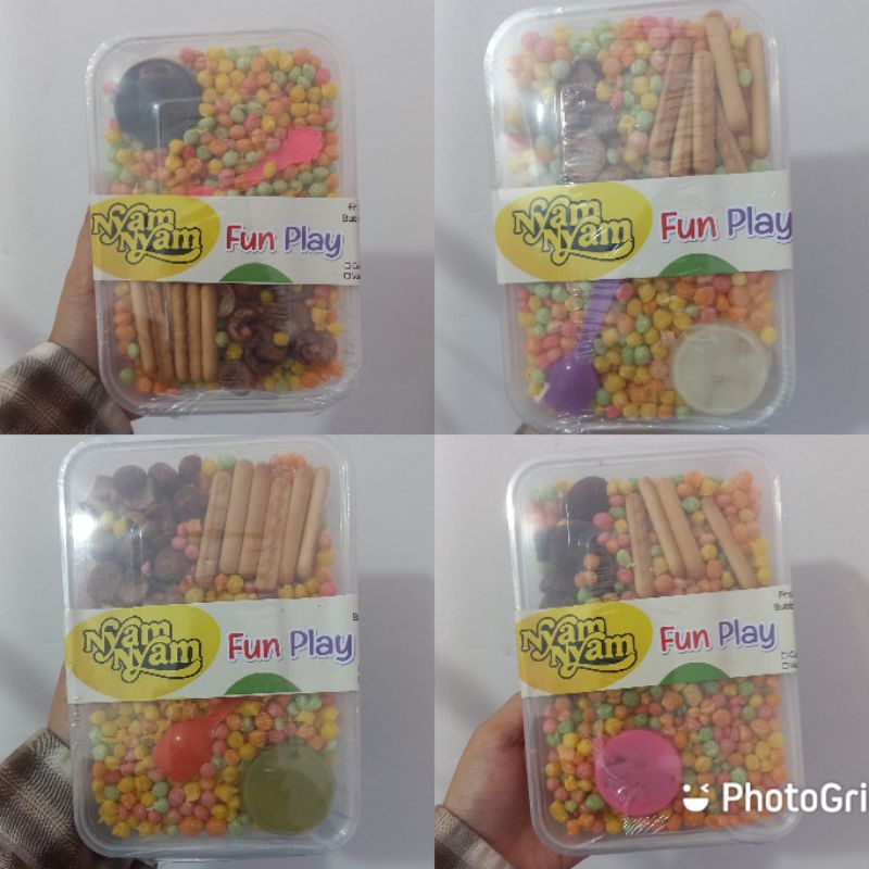 

Nyam Nyam fun play crispy box rasa coklat strobery matcha vanilla