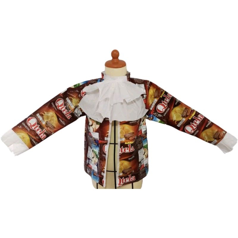 Baju raja daur ulang upcycle plastik