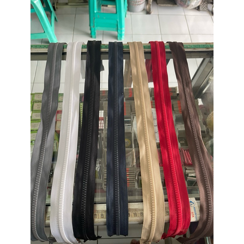 Resleting Jaket merk YEE/ziper jaket