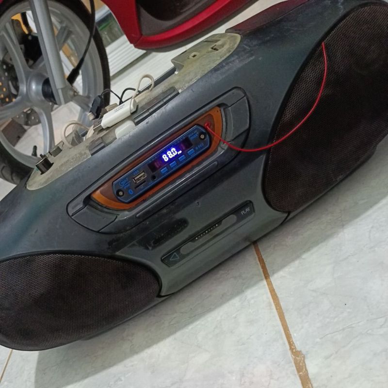Radio FM Mobil Toyota Multi Disk MP3, 12 Vol Radio Tipe FM USB Player Compo Polytron dan Sony 12 Vol DC/220 ACt