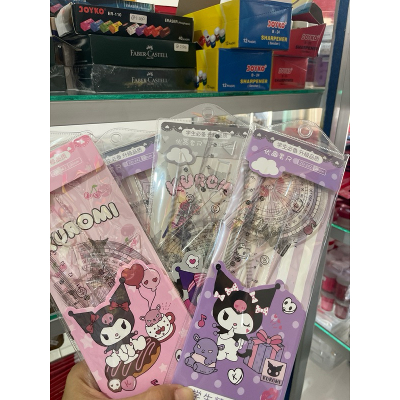 

1 set Penggaris segitiga dan busur Kuromi