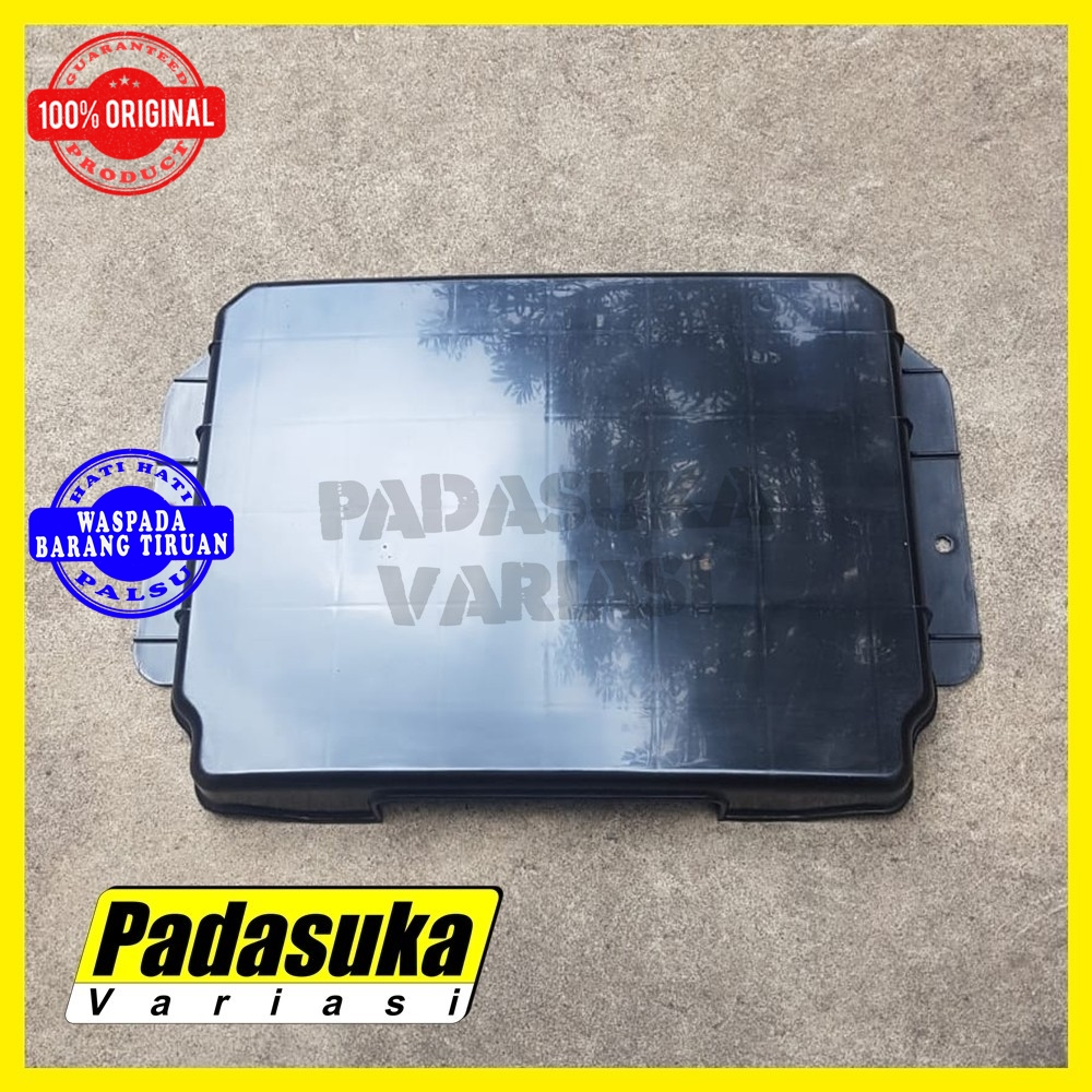 Tutup Aki Canter PS110 125 Original KM002102 Tutup Accu Canter