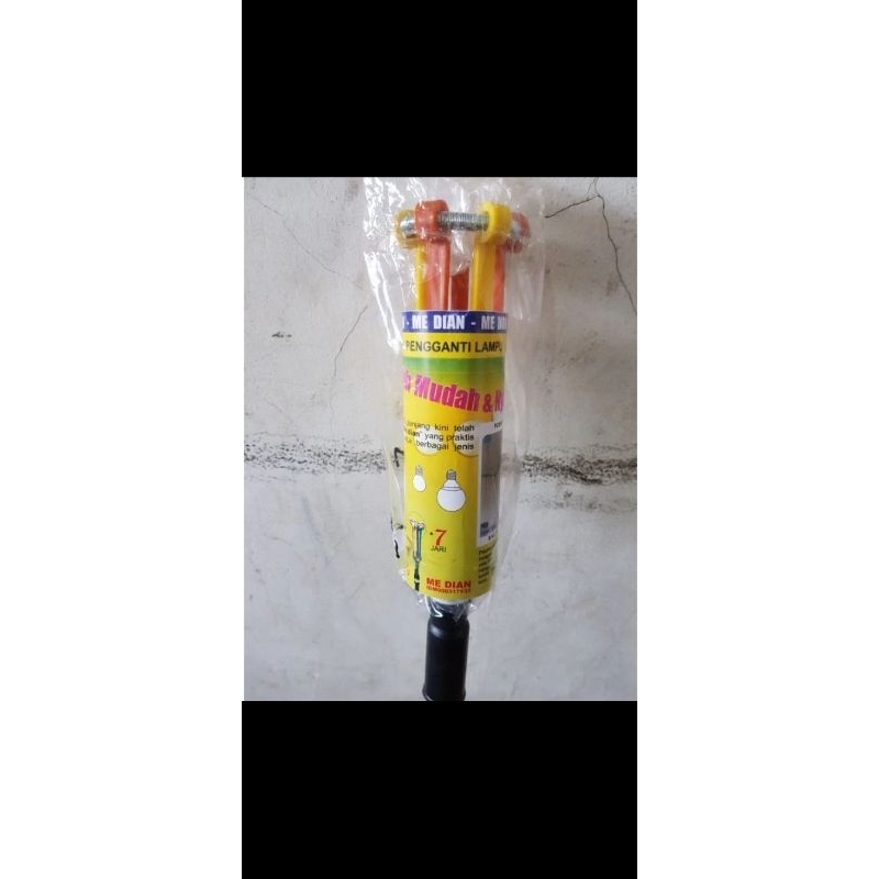 stik stick alat tongkat pengganti ganti lampu balon bohlam