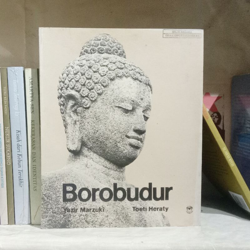 Toeti Heraty Selendang Pelangi: Antologi Puisi 17 Penyair Perempuan Indonesia | Spektrum Budaya | Te