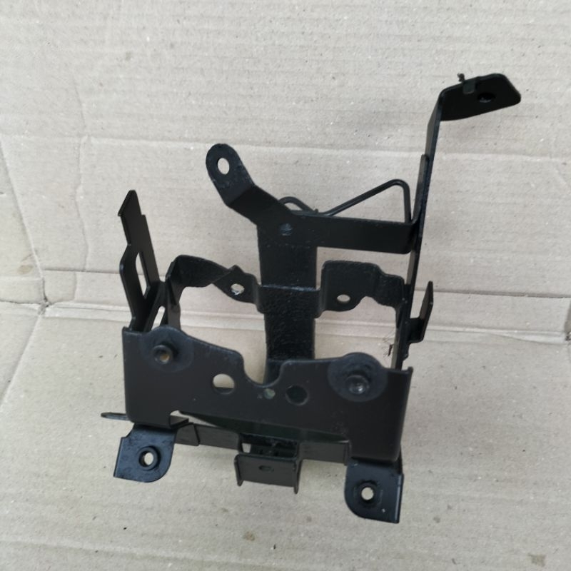 Breket pangkon dudukan aki vario 110 karbu lama old