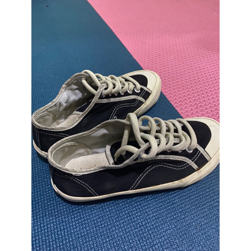 PRELOVED SEPATU PIJAK BUMI SKELETON SEPATU WANITA