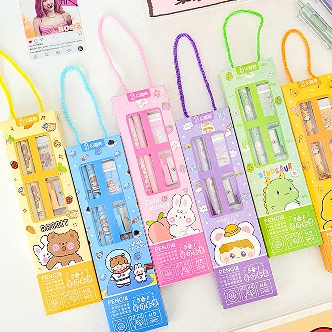 

Set Alat Tulis Sekolah 5 IN 1 Set Alat Tulis Motif Karakter Lucu Pensil Serutan Penghapus Set Alat Tulis isi 5pcs