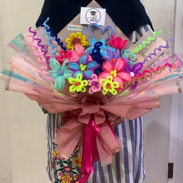 

TERBARU Ready Stock Pipe cleaner bouquet Buket kawat bulu Flowers bouquet