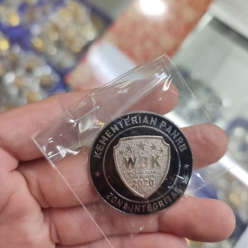 pin lencana WBK tahun 2020 silver