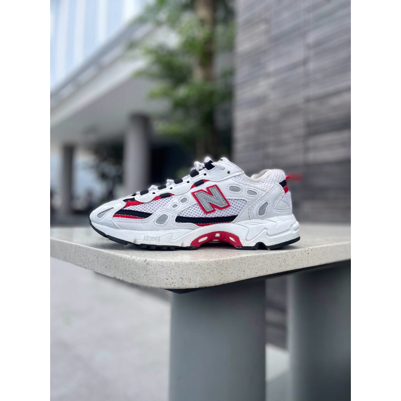 NEW BALANCE 827 WHITE RED / SIZE 37.5 FIT 37 (23 CM)