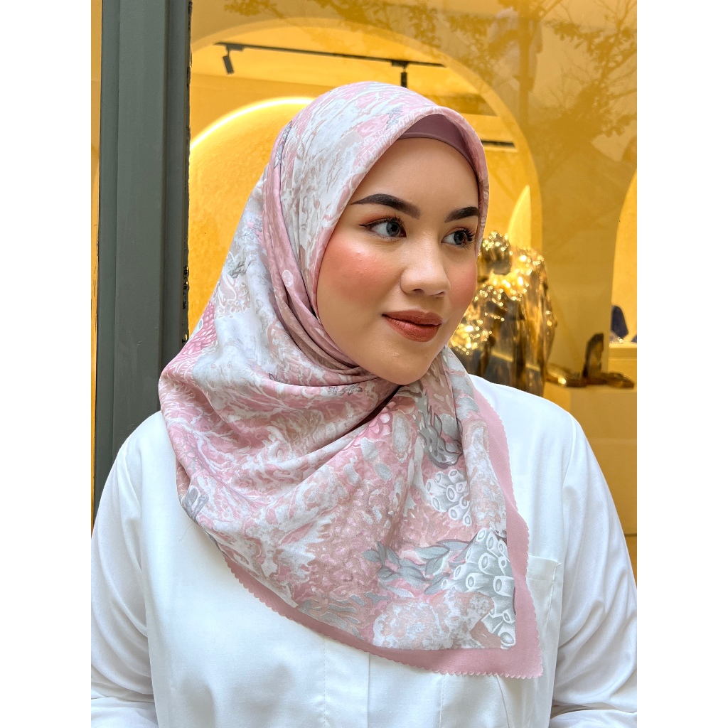 MOISSA Hijab Voal Motif Bunga Abstrak PINK