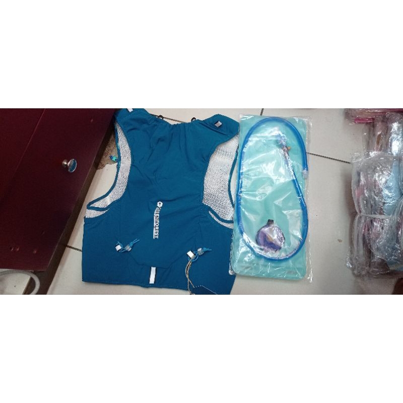 vest running greenforest vulture dan waterblader