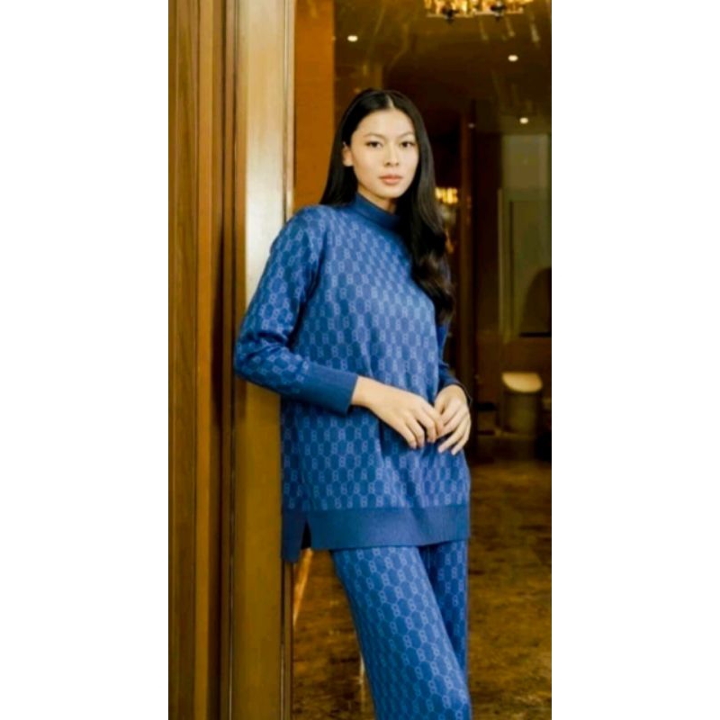 Benang Jarum Buttonscarves Comfy Set Sweater & Pants