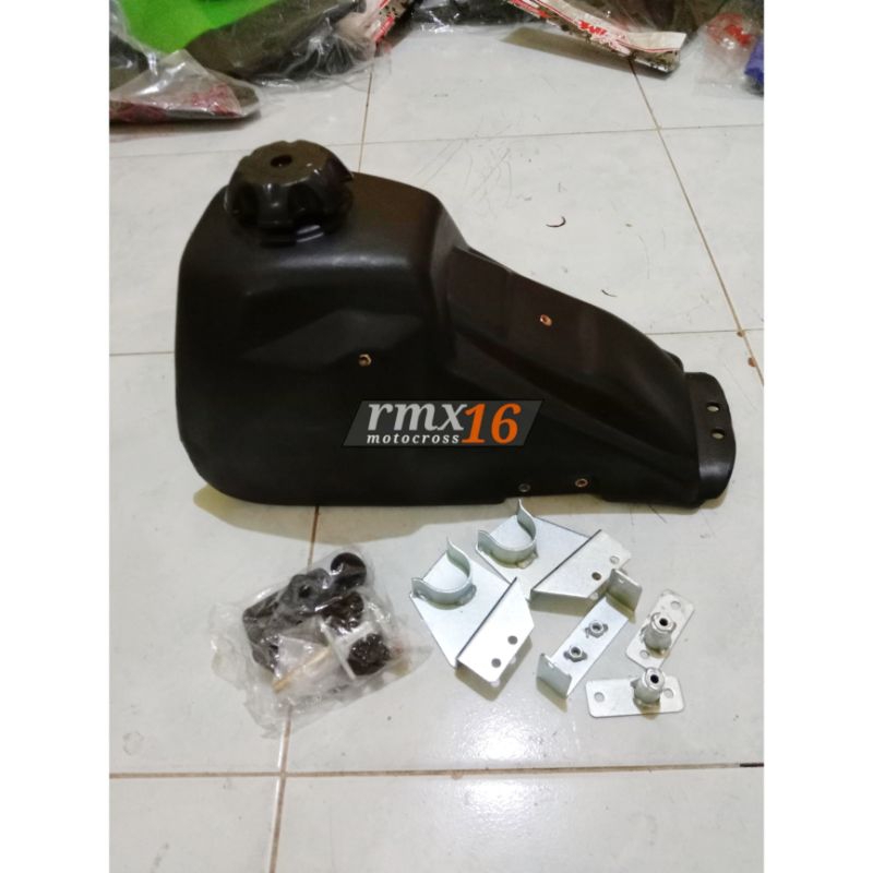 Tangki karbu crf 150 l dan bracket tangki crf 150 l 2018 Tank bensin karbu plus bracket dudukan tang