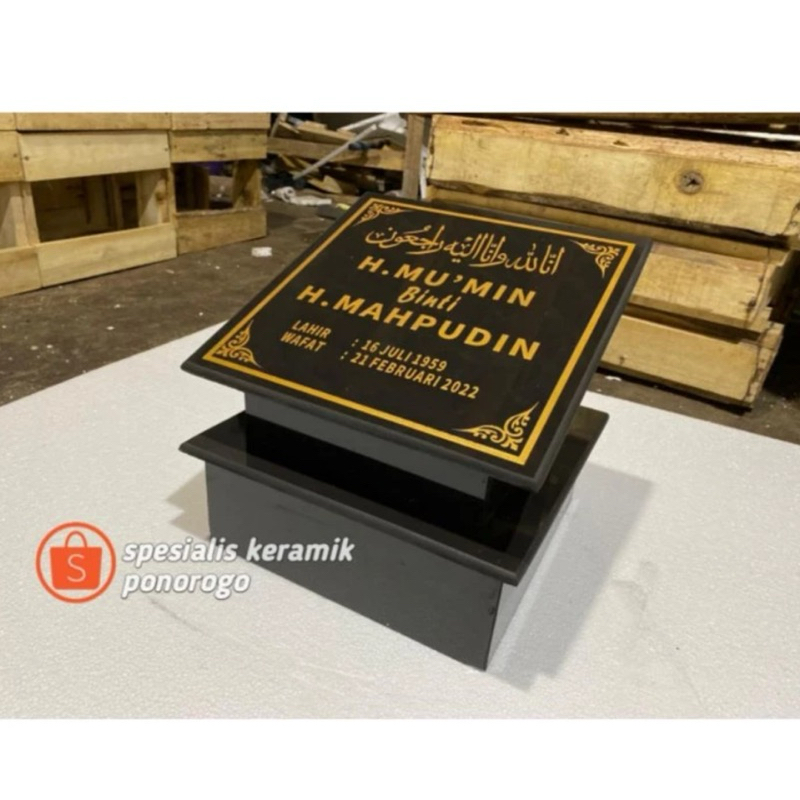 BATU NISAN GRANIT 30x30 FULL DUDUKAN