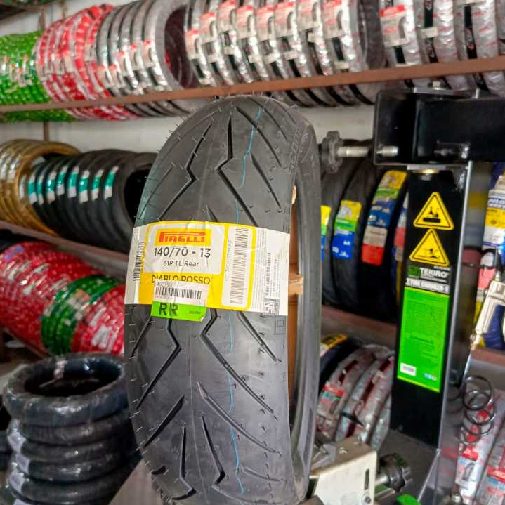 BAN LUAR PIRELLI DIABLO ROSSO SCOOTER 140/70-13 TUBELESS