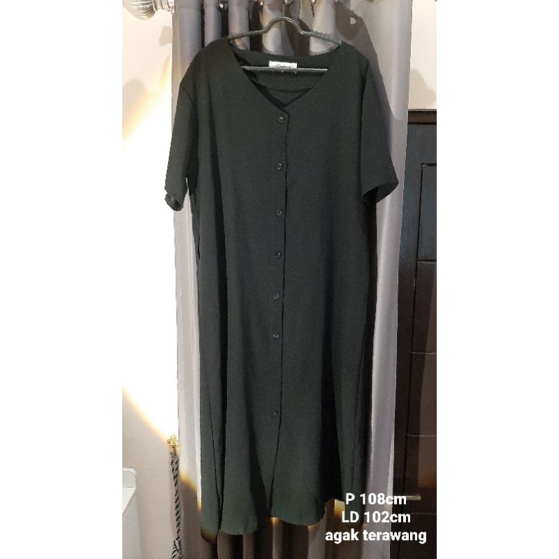 preloved dress button black