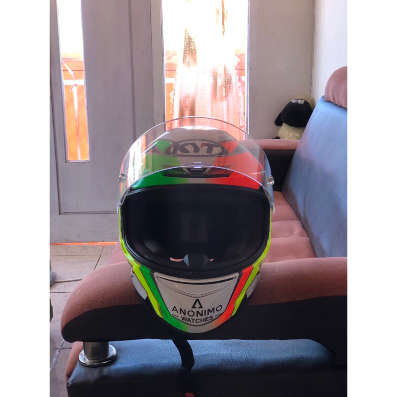 Helm KYT TT COURSE Repaint